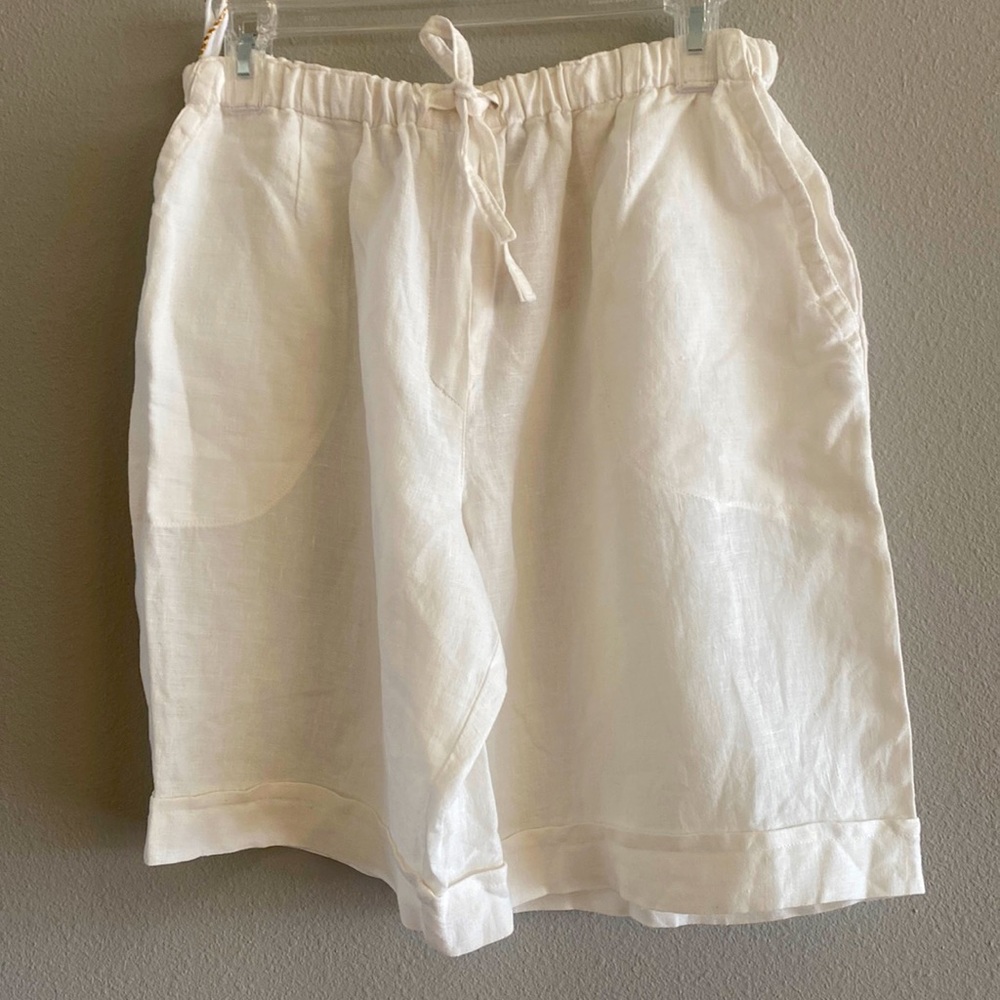 Italian linen shorts, NWT, size medium